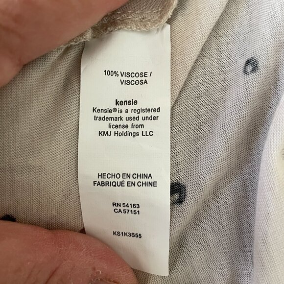 NEW Kensie Women’s Cream/Black Asymmetrical Lightweight polka dot Tshirt-Larg - Picture 4 of 8